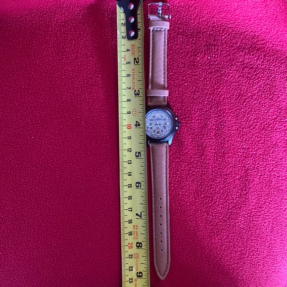 Timex Expedition Indiglo Women’s Watch with New Leather Band & Battery - Picture 6 of 6